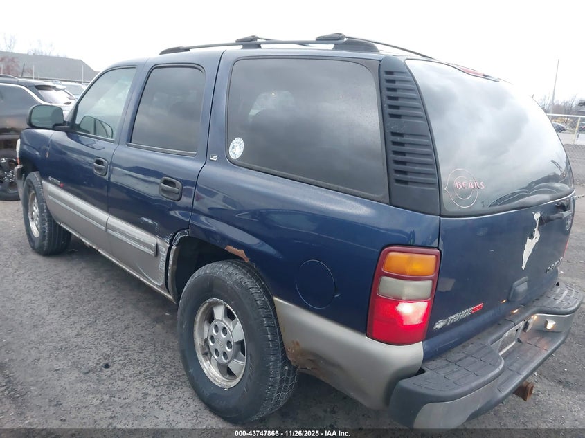 1GNEK13T8YJ111341 2000 CHEVROLET TAHOE photo no. 3