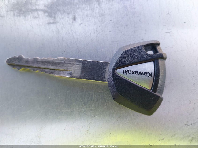 2022 Kawasaki Zr900 VIN: JKAZR2E15NA010223 Lot: 43747925