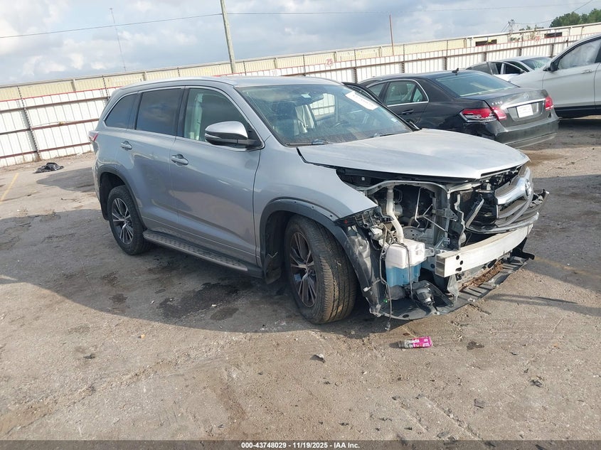 TOYOTA HIGHLANDER XLE V6