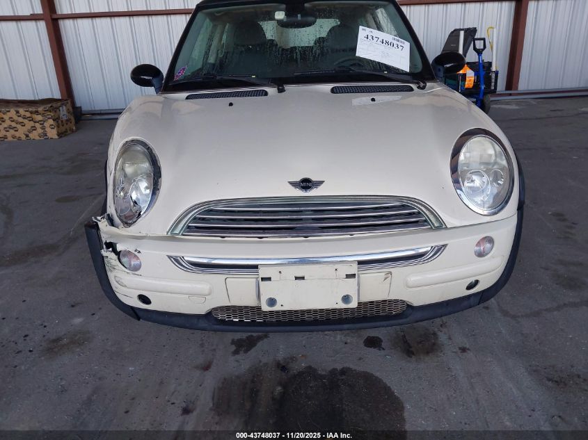 2004 Mini Cooper VIN: WMWRC33454TJ53215 Lot: 43748037