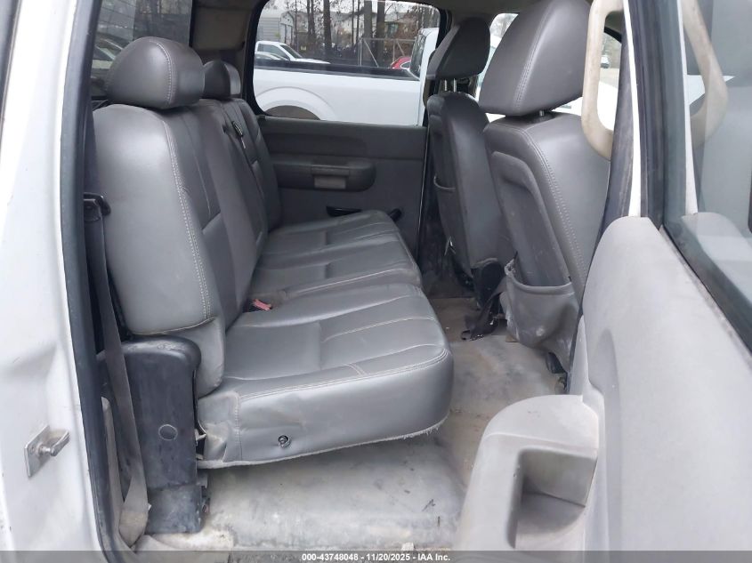 2007 Chevrolet Silverado 2500Hd Work Truck VIN: 1GCHC23607F515805 Lot: 43748048