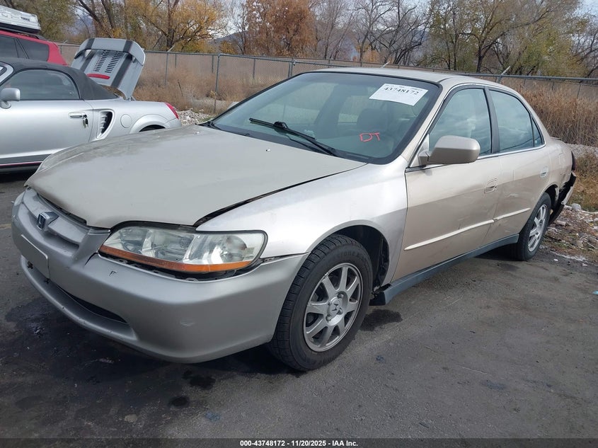 1HGCG5672YA094612 2000 HONDA ACCORD photo no. 2