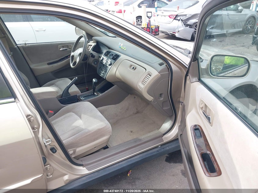 1HGCG5672YA094612 2000 HONDA ACCORD photo no. 5