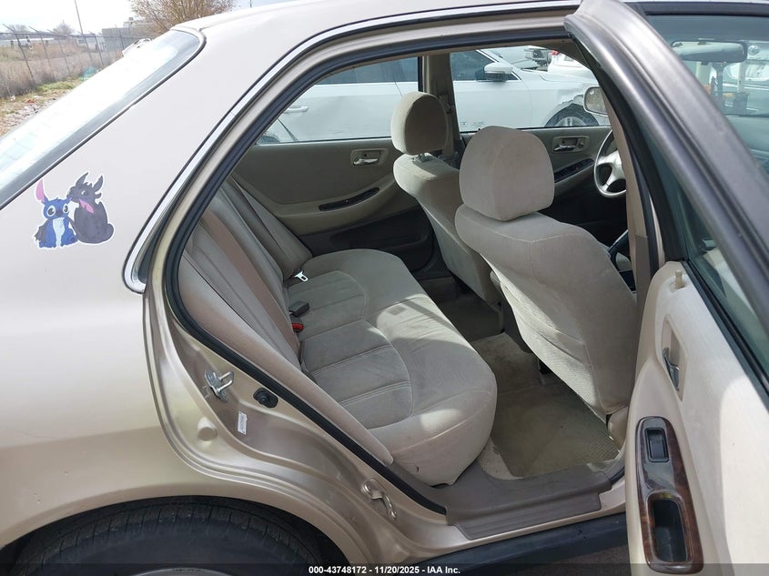 2000 Honda Accord 2.3 Se VIN: 1HGCG5672YA094612 Lot: 43748172