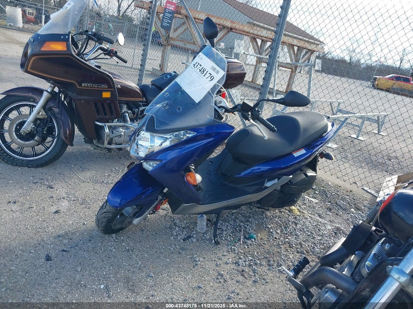 RKRSG30Y1FA002752 2015 YAMAHA  photo no. 2
