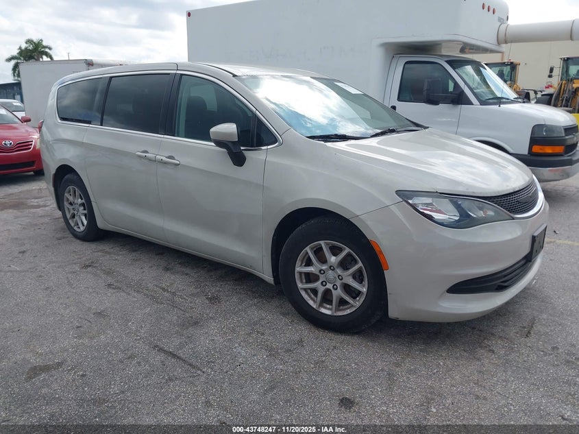 2C4RC1DG3HR588974 2017 CHRYSLER PACIFICA photo no. 10