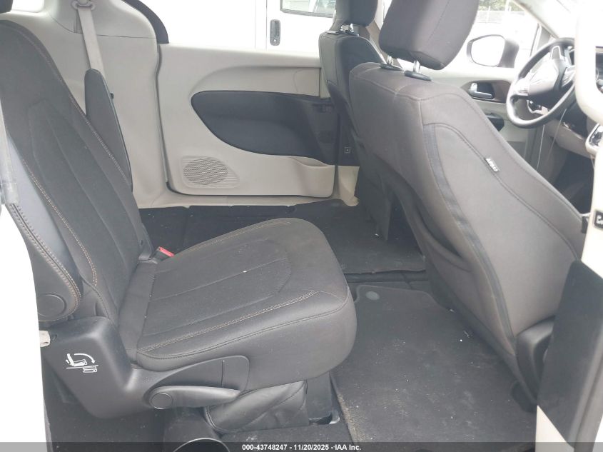 2017 Chrysler Pacifica Touring VIN: 2C4RC1DG3HR588974 Lot: 43748247