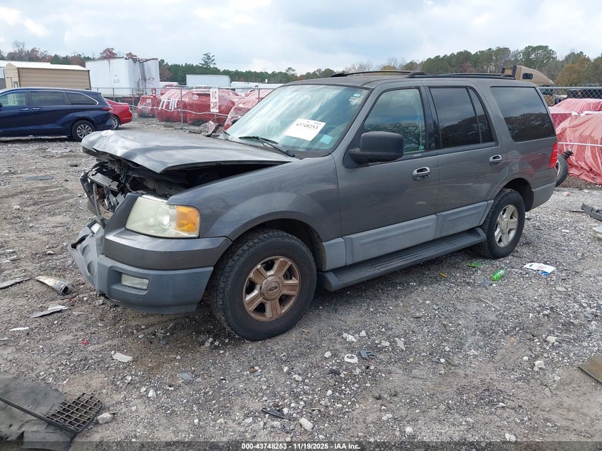 1FMRU15W04LB39818 2004 FORD EXPEDITION photo no. 2