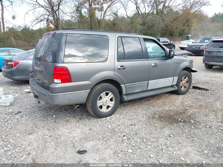 1FMRU15W04LB39818 2004 FORD EXPEDITION photo no. 4