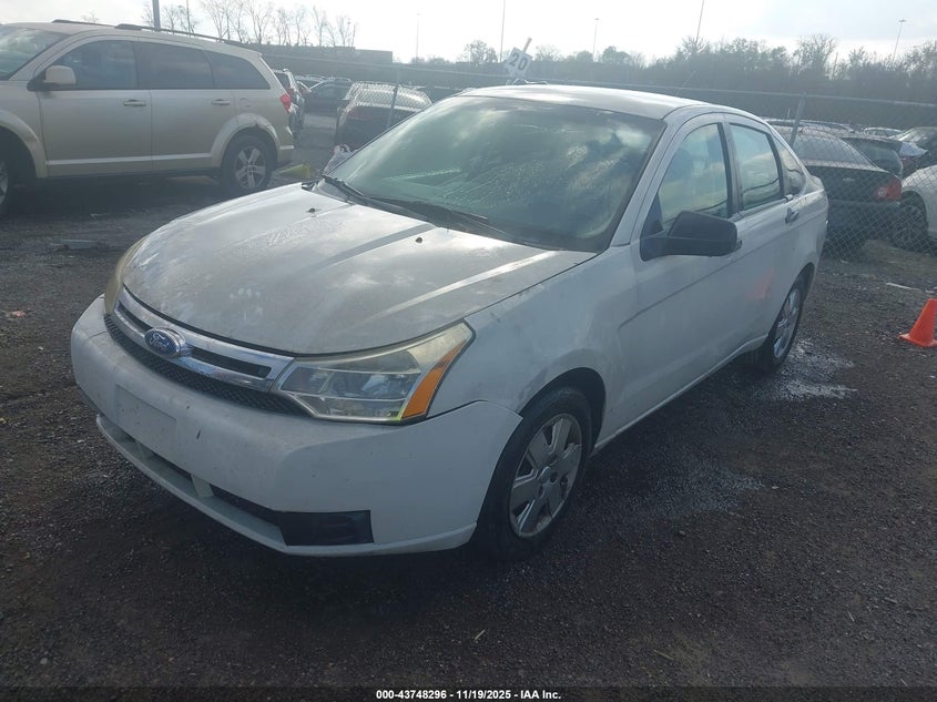 1FAHP3EN4BW120443 2011 FORD FOCUS photo no. 2