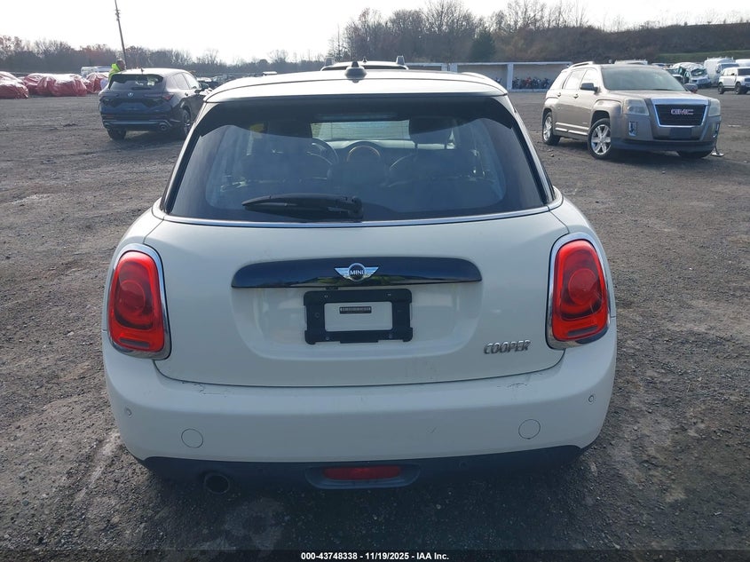 2018 Mini Hardtop Cooper VIN: WMWXU1C54J2F80570 Lot: 43748338