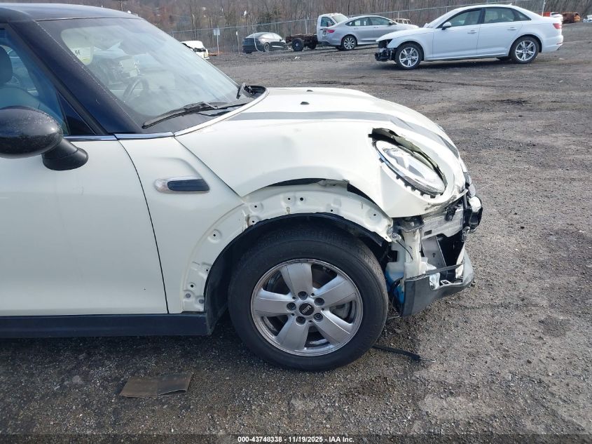 2018 Mini Hardtop Cooper VIN: WMWXU1C54J2F80570 Lot: 43748338