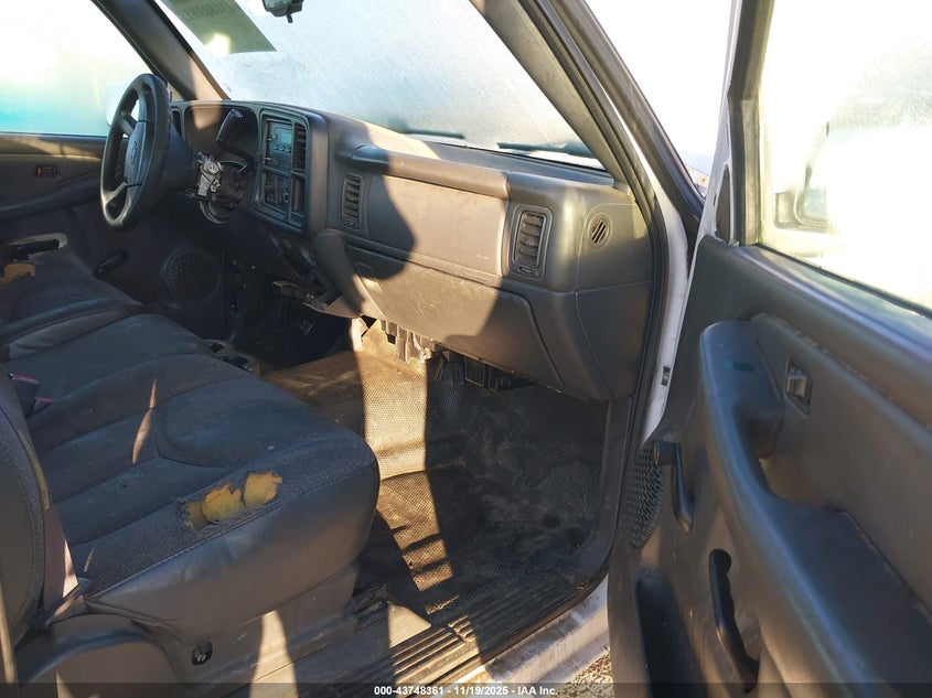 1GCEC14V05Z219309 2005 CHEVROLET SILVERADO photo no. 5