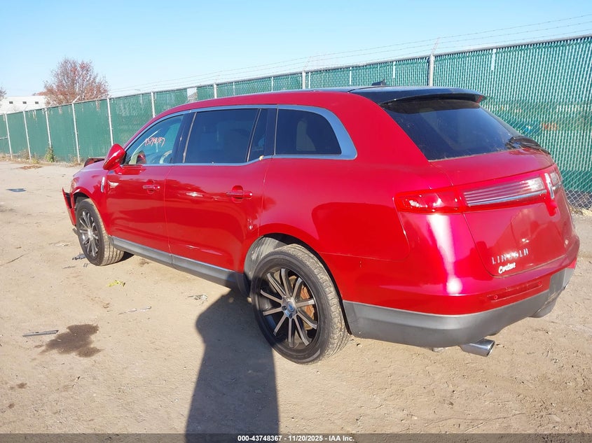 2LMHJ5AR8ABJ17819 2010 LINCOLN MKT photo no. 3