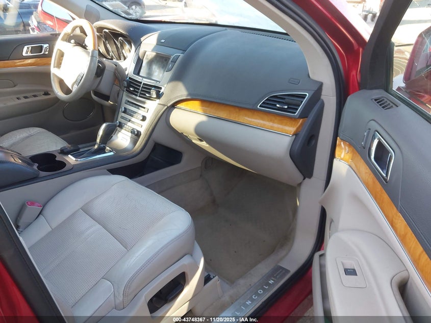 2LMHJ5AR8ABJ17819 2010 LINCOLN MKT photo no. 5