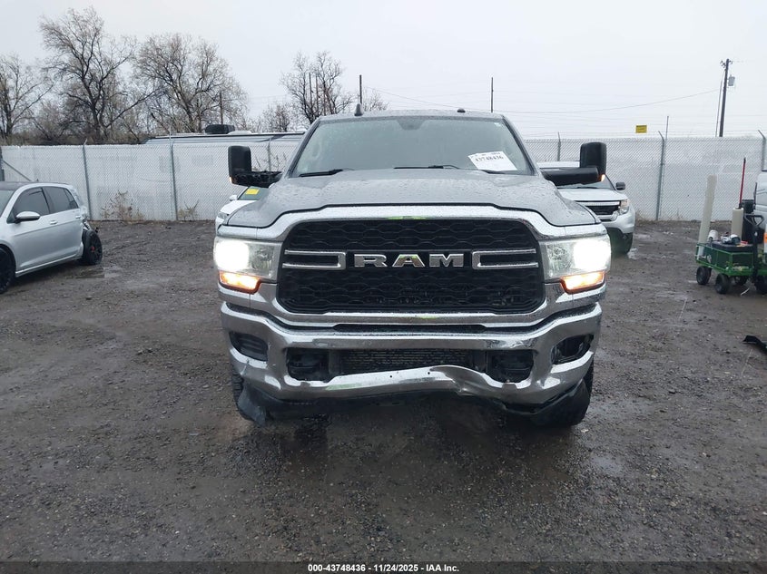 2020 Ram 3500 Tradesman 4X4 8' Box VIN: 3C63R3GL4LG233813 Lot: 43748436