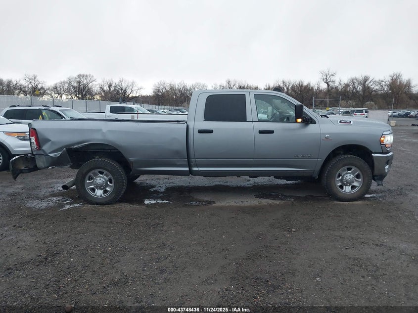 2020 Ram 3500 Tradesman 4X4 8' Box VIN: 3C63R3GL4LG233813 Lot: 43748436