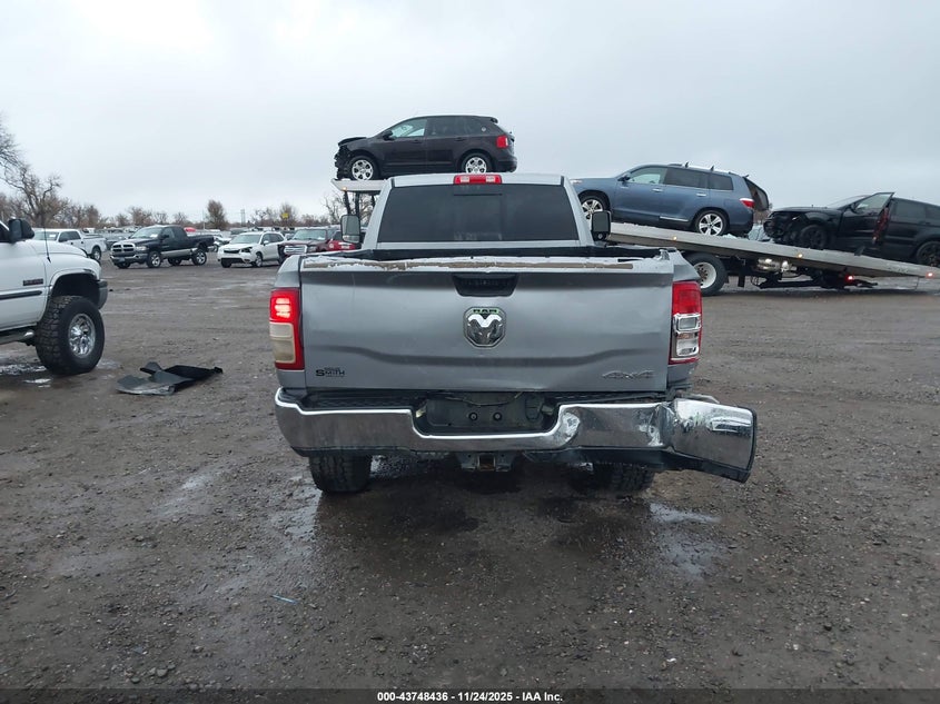 2020 Ram 3500 Tradesman 4X4 8' Box VIN: 3C63R3GL4LG233813 Lot: 43748436