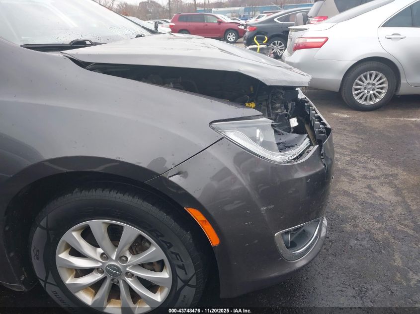 2017 Chrysler Pacifica Touring-L VIN: 2C4RC1BG8HR587435 Lot: 43748476