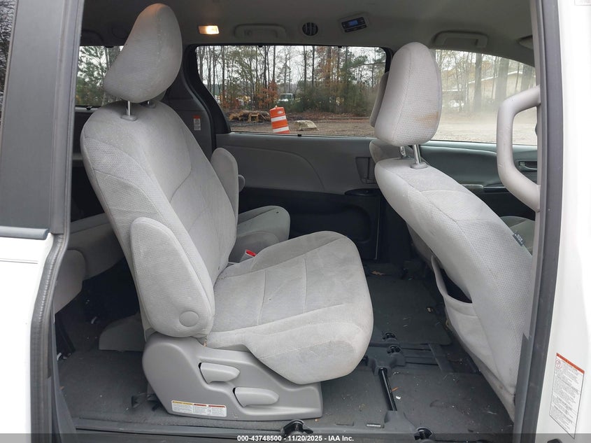 5TDKK3DC1FS669568 2015 TOYOTA SIENNA photo no. 8