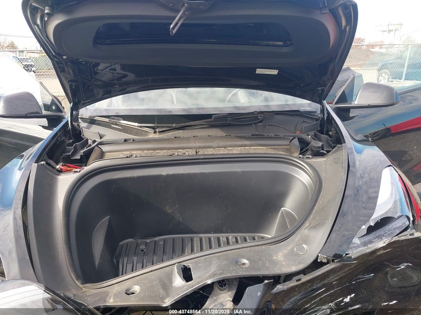 2025 Tesla Model Y Long Range Dual Motor All-Wheel Drive VIN: 7SAYGDEE6SF300238 Lot: 43748564