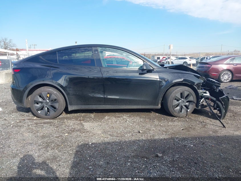 2025 Tesla Model Y Long Range Dual Motor All-Wheel Drive VIN: 7SAYGDEE6SF300238 Lot: 43748564