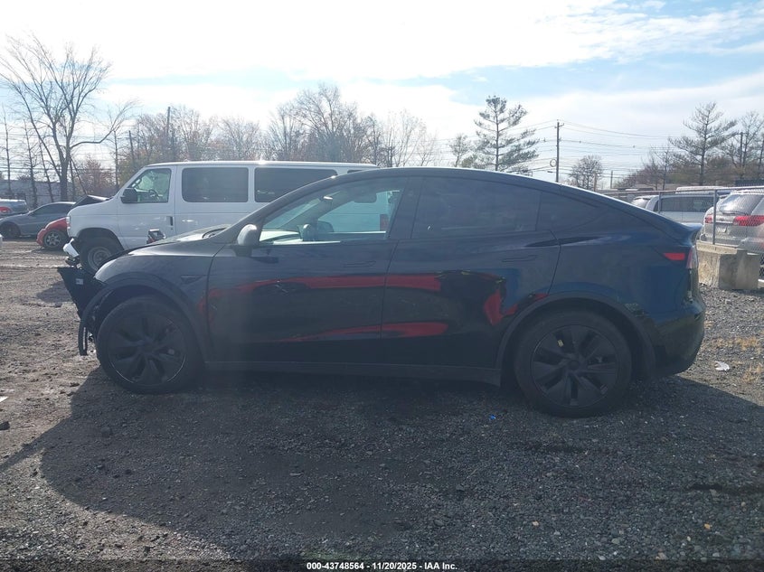 2025 Tesla Model Y Long Range Dual Motor All-Wheel Drive VIN: 7SAYGDEE6SF300238 Lot: 43748564