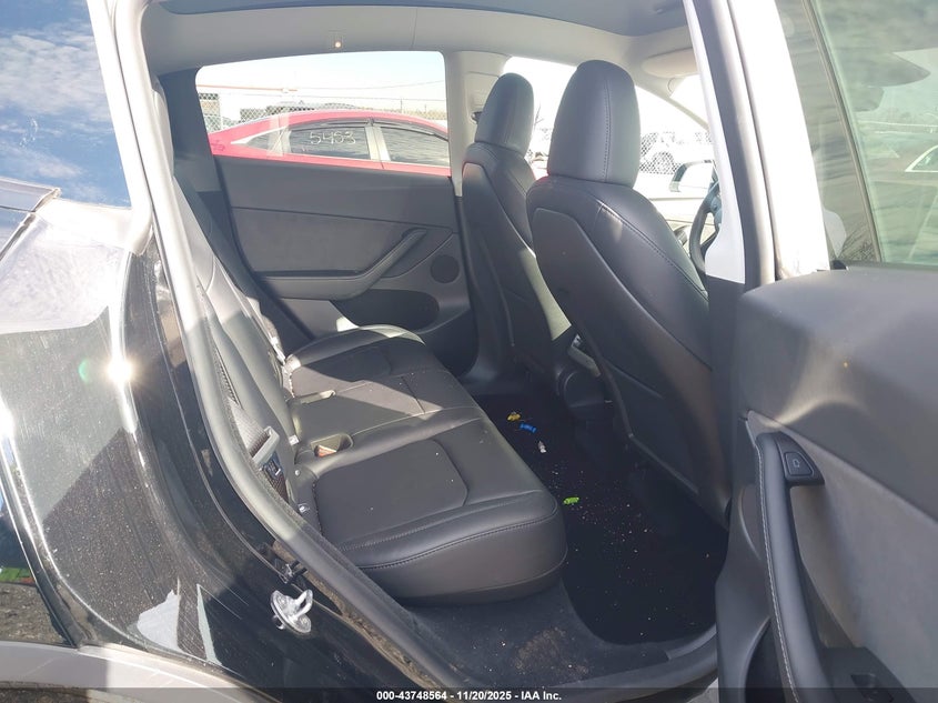 2025 Tesla Model Y Long Range Dual Motor All-Wheel Drive VIN: 7SAYGDEE6SF300238 Lot: 43748564