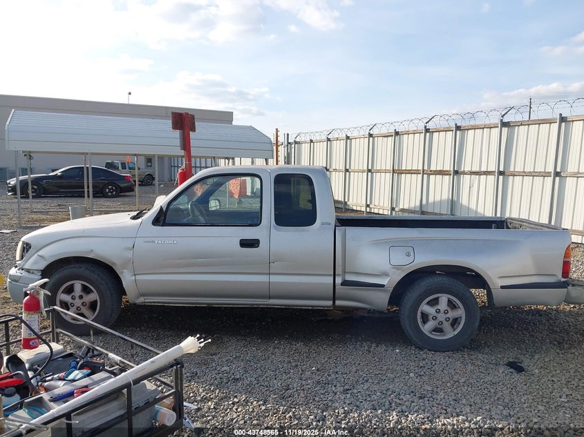 2000 Toyota Tacoma VIN: 5TEVL52N4YZ717354 Lot: 43748565
