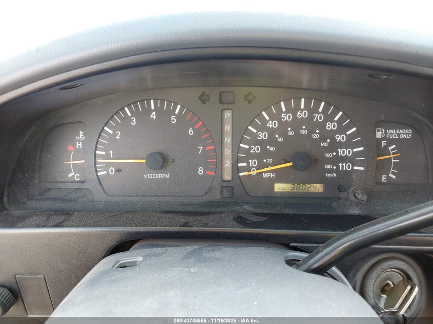 2000 Toyota Tacoma VIN: 5TEVL52N4YZ717354 Lot: 43748565