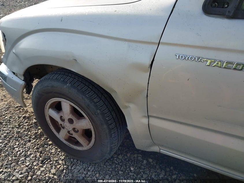 2000 Toyota Tacoma VIN: 5TEVL52N4YZ717354 Lot: 43748565