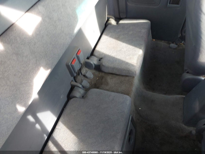 2000 Toyota Tacoma VIN: 5TEVL52N4YZ717354 Lot: 43748565