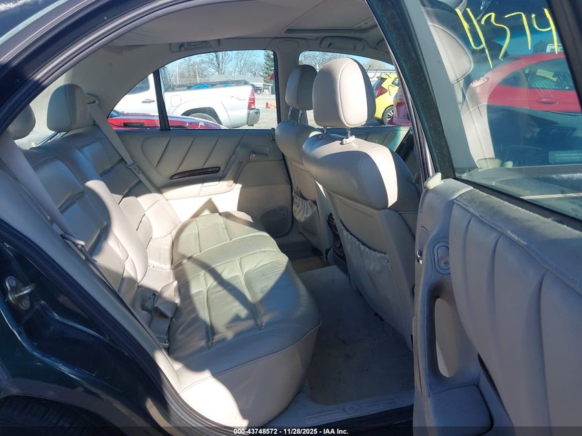 1997 Cadillac Catera Standard VIN: W06VR52R2VR058104 Lot: 43748572