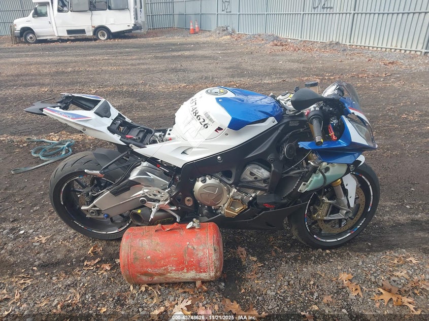 2015 BMW S 1000 Rr VIN: WB10D2107FZ352718 Lot: 43748626