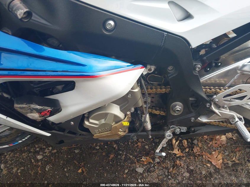 2015 BMW S 1000 Rr VIN: WB10D2107FZ352718 Lot: 43748626