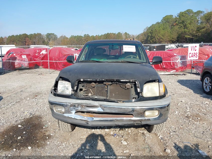 2000 Toyota Tundra Ltd V8 VIN: 5TBRT3812YS032642 Lot: 43748661