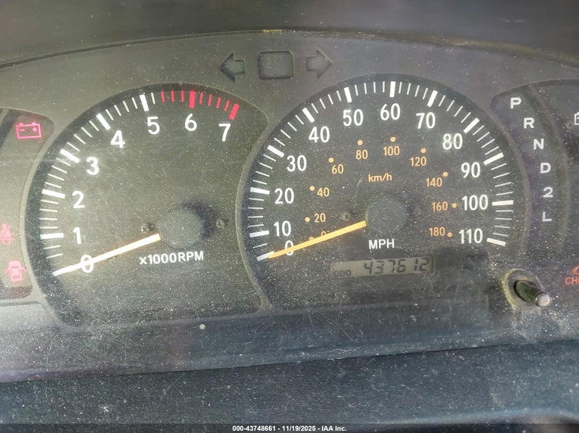 2000 Toyota Tundra Ltd V8 VIN: 5TBRT3812YS032642 Lot: 43748661