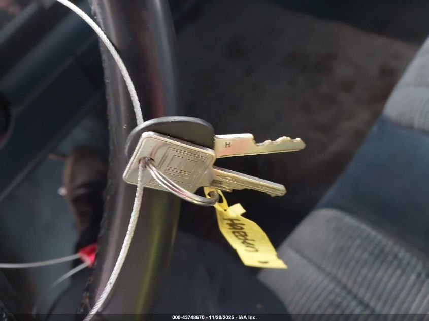 1991 Chevrolet Gmt-400 C2500 VIN: 1GCFC24K9MZ204001 Lot: 43748670