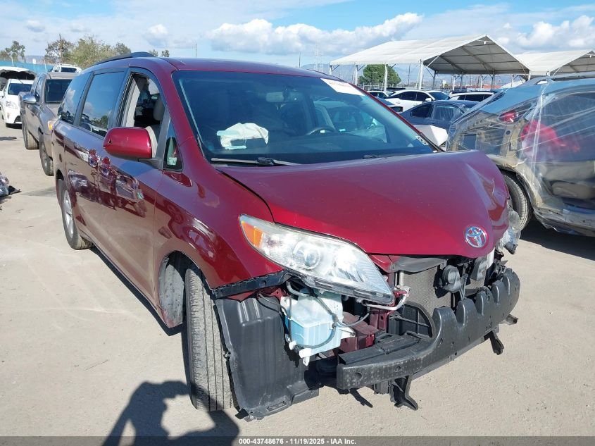 TOYOTA SIENNA LE
