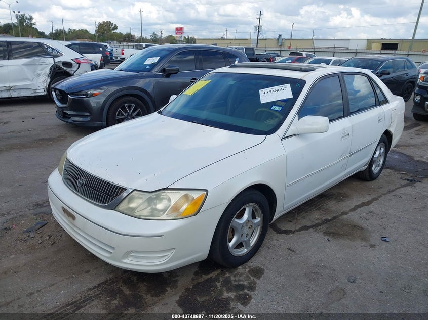 4T1BF28B9YU094498 2000 TOYOTA AVALON photo no. 2