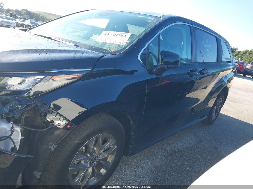 2024 Toyota Sienna - 5TDKRKEC4RS193132