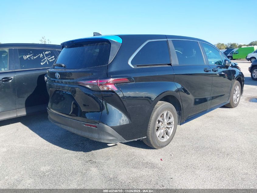 2024 Toyota Sienna - 5TDKRKEC4RS193132