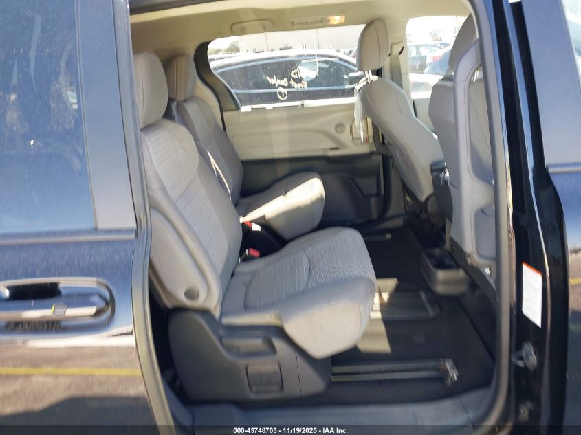 2024 Toyota Sienna - 5TDKRKEC4RS193132