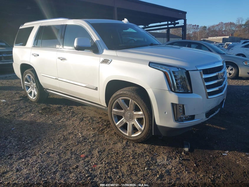 CADILLAC ESCALADE PREMIUM LUXURY
