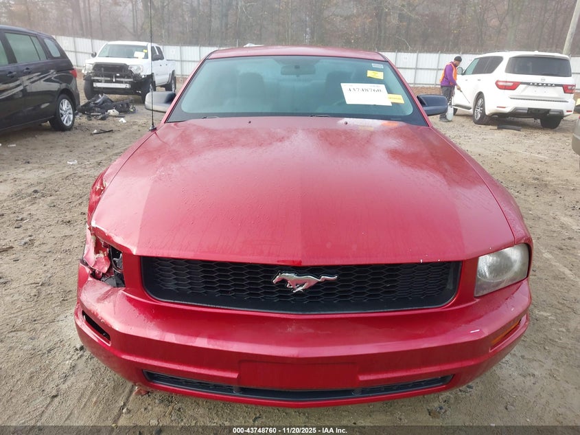 2007 Ford Mustang V6 Deluxe/V6 Premium VIN: 1ZVFT80N575288328 Lot: 43748760