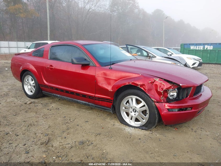 2007 Ford Mustang V6 Deluxe/V6 Premium VIN: 1ZVFT80N575288328 Lot: 43748760