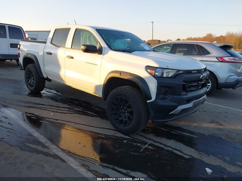 CHEVROLET COLORADO 4WD SHORT BOX TRAIL BOSS