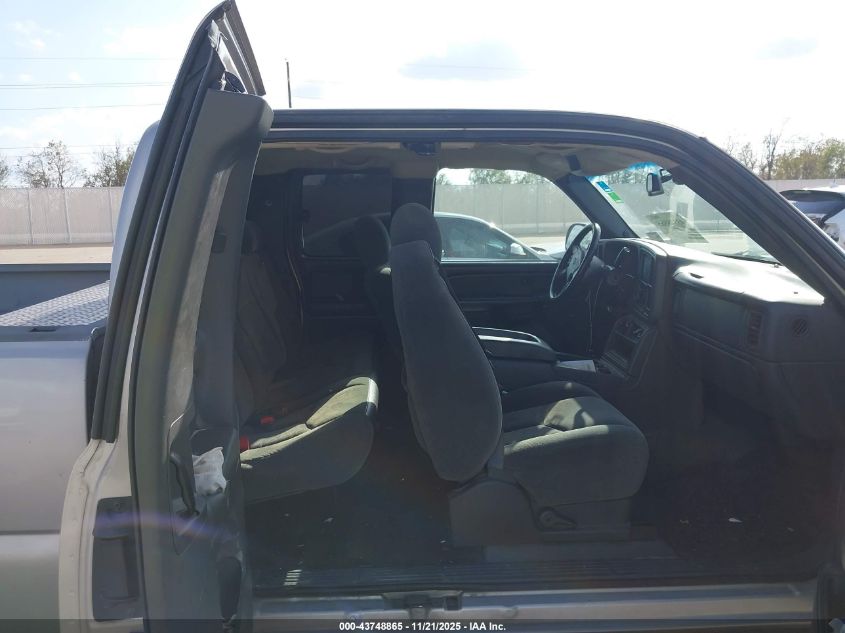 2004 Chevrolet Silverado 1500 Ls VIN: 2GCEC19T341130803 Lot: 43748865