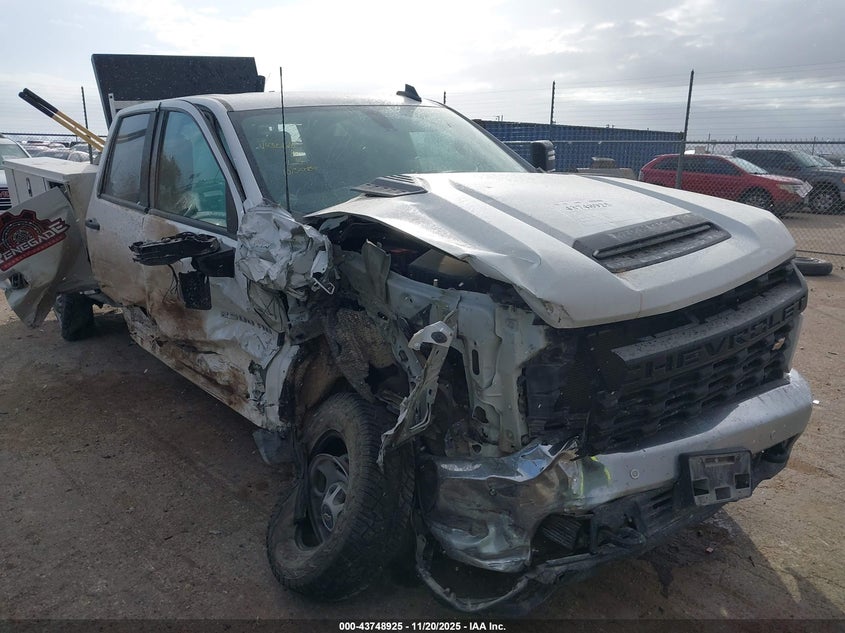 CHEVROLET SILVERADO 2500 2WD LONG BED WT