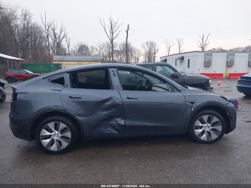 2022 Tesla Model Y Long Range Dual Motor All-Wheel Drive VIN: 7SAYGDEE5NF442598 Lot: 43748987